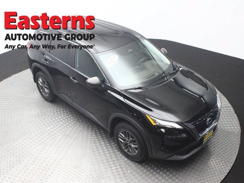Used 2023 Nissan Rogue S AWD/4WD image 3