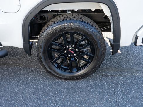 New 2026 GMC Sierra 1500 Elevation image 9