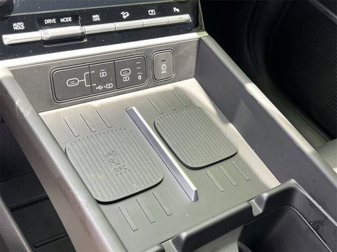 Used 2024 Hyundai Santa Fe Limited image 37