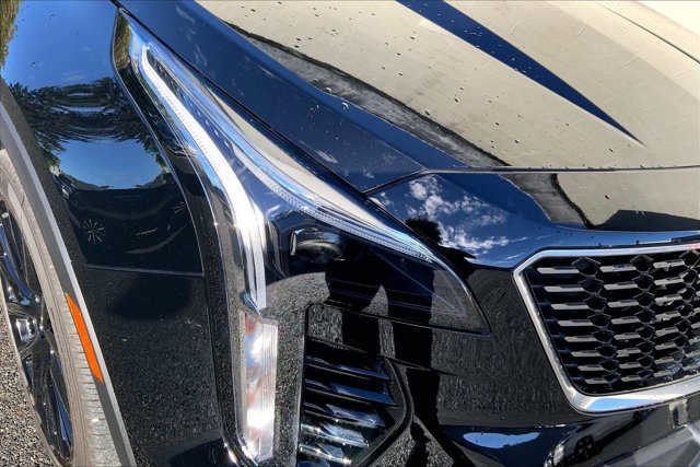 Used 2023 Cadillac XT4 Premium Luxury w/ LPO, Onyx Lite Package AWD/4WD image 28