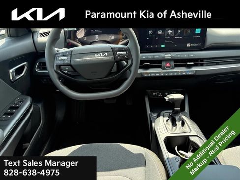 New 2026 Kia K4 FWD image 22