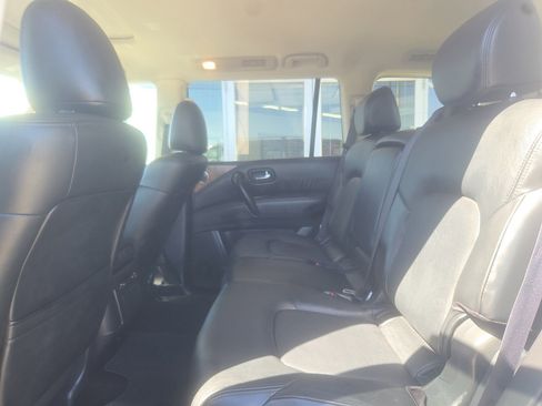 Used 2024 Nissan Armada SL AWD/4WD image 6