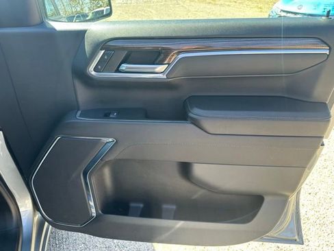 Used 2023 Chevrolet Silverado 1500 LT AWD/4WD image 18