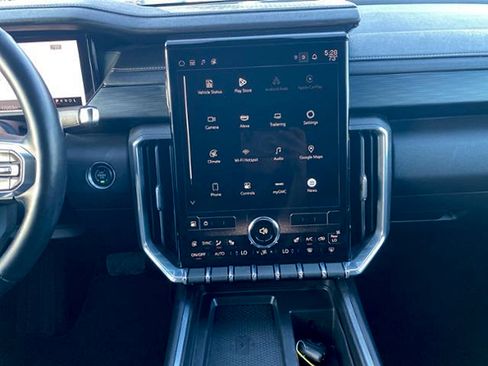 Used 2025 GMC Acadia Elevation image 30