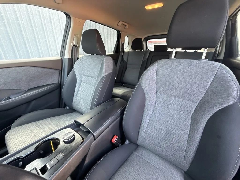 Used 2023 Nissan Rogue SV AWD/4WD image 8