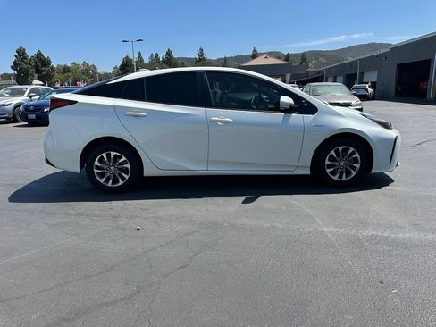 Used 2020 Toyota Prius Limited w/ Premium Convenience Package FWD image 5