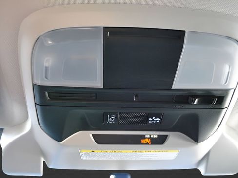 Used 2023 Subaru Crosstrek 2.0i image 18