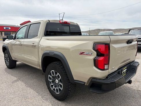 Used 2024 Chevrolet Colorado Z71 w/ Z71 Convenience Package 2 AWD/4WD image 8