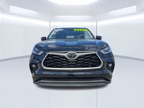 Used 2023 Toyota Highlander XLE FWD image 10