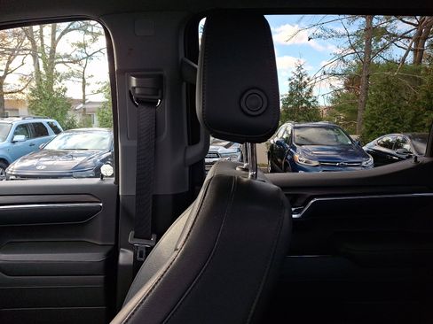 Certified 2023 GMC Sierra 1500 SLT w/ SLT Premium Package image 17