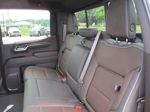 New 2026 GMC Sierra 1500 Denali w/ Denali Reserve Package AWD/4WD image 13