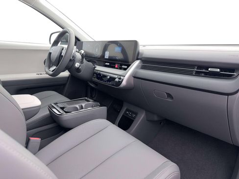 New 2026 Hyundai Ioniq 5 SEL image 15