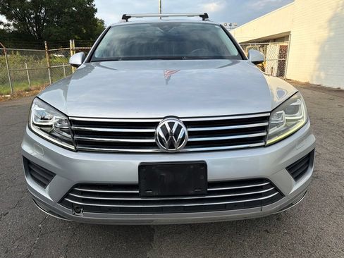 Used 2016 Volkswagen Touareg Sport AWD/4WD image 7