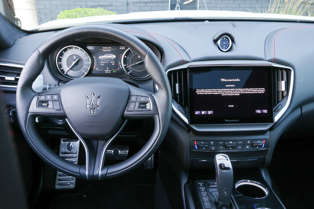 Used 2024 Maserati Ghibli Modena Ultima Q4 AWD/4WD image 9