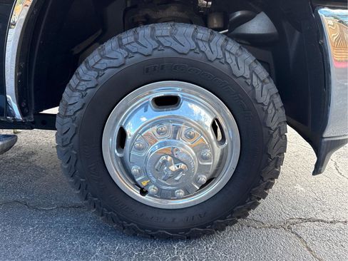 Used 2021 RAM 3500 Big Horn image 30