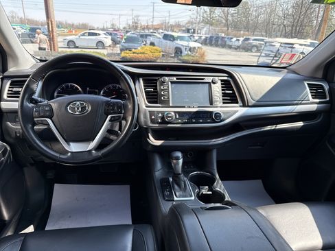 Used 2017 Toyota Highlander XLE w/ Protection Package #3 image 14