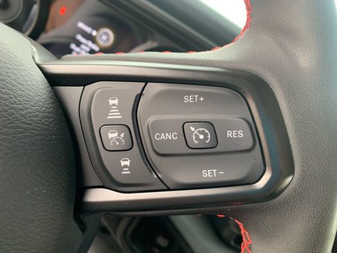 Used 2024 Jeep Wrangler Unlimited Rubicon AWD/4WD image 22