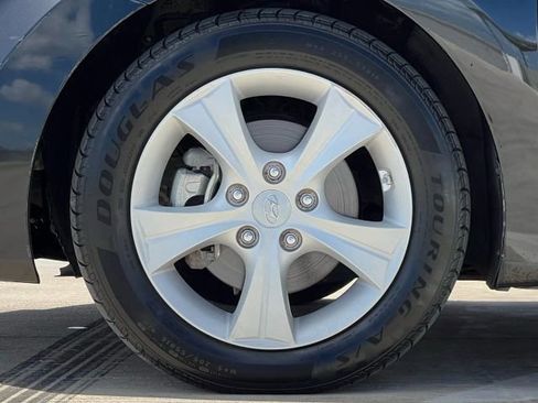 Used 2013 Hyundai Elantra image 44