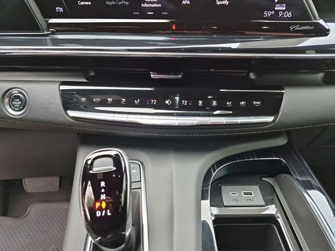 Certified 2024 Cadillac Escalade Sport w/ LPO, ONYX Package AWD/4WD image 40