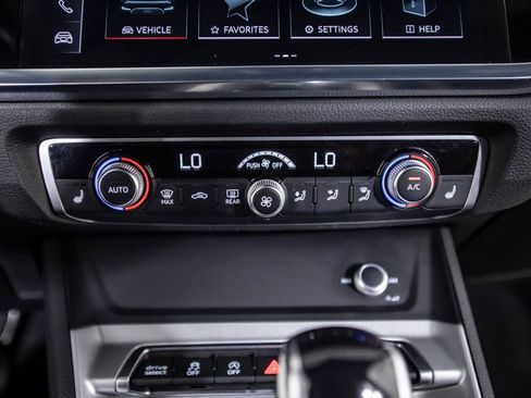 Used 2023 Audi Q3 2.0T Premium w/ Black Optic Package image 33