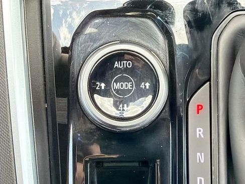 Used 2025 Chevrolet Colorado Trail Boss AWD/4WD image 27