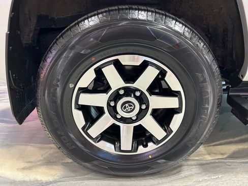 Used 2024 Toyota 4Runner TRD Off-Road Premium image 25