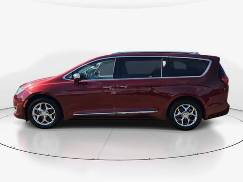 Used 2020 Chrysler Pacifica Limited image 9