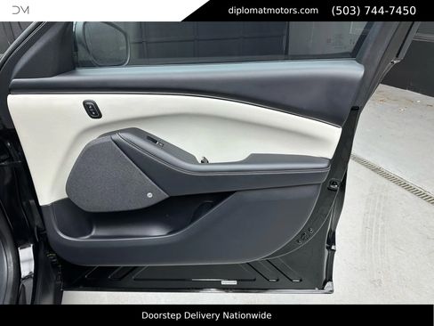 Used 2021 Ford Mustang Mach-E Premium image 24