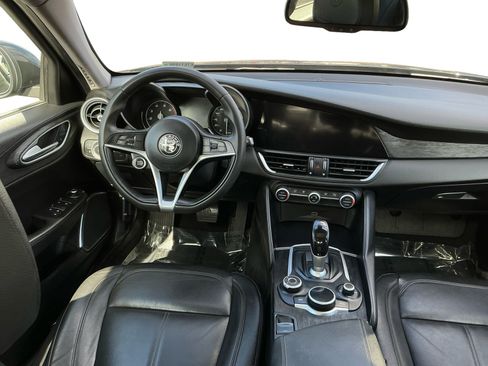 Used 2019 Alfa Romeo Giulia RWD image 9