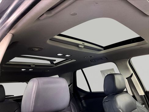 Used 2019 Chevrolet Traverse LT w/ LT Premium Package FWD image 28