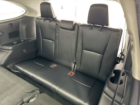 Used 2021 Toyota Highlander Limited image 14
