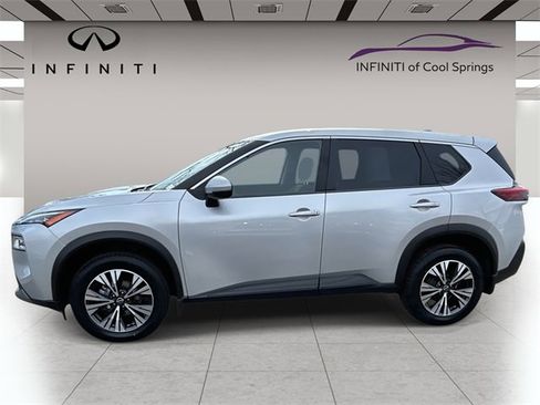 Used 2023 Nissan Rogue SV image 4