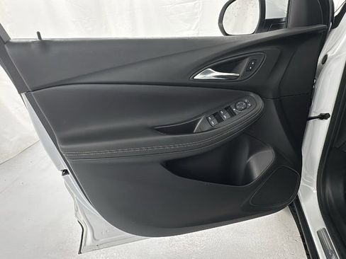 Used 2023 Buick Encore GX Select image 18