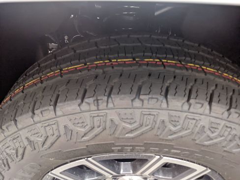 New 2026 Chevrolet Colorado Z71 w/ Technology Package image 12