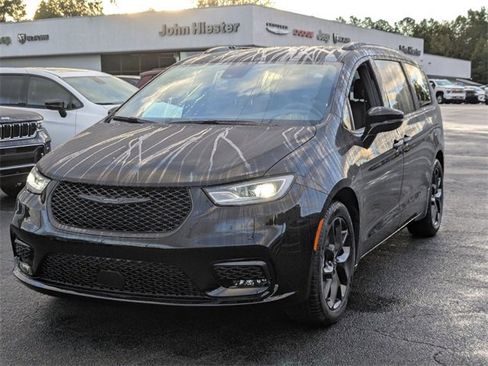New 2026 Chrysler Pacifica Select image 4