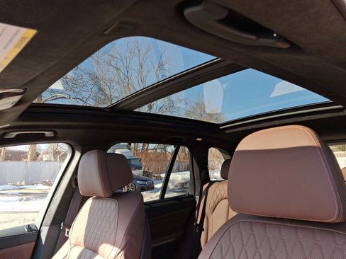 Used 2025 BMW X5 M60i w/ Executive Package image 14