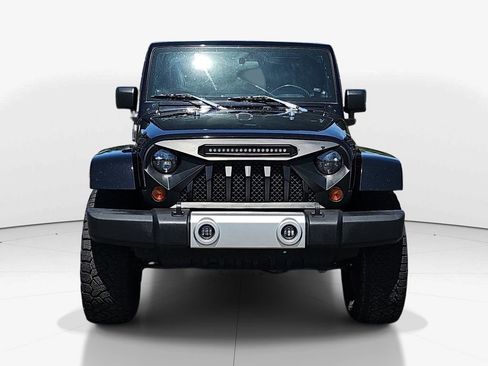 Used 2010 Jeep Wrangler Unlimited Sahara w/ Dual Top Group AWD/4WD image 12