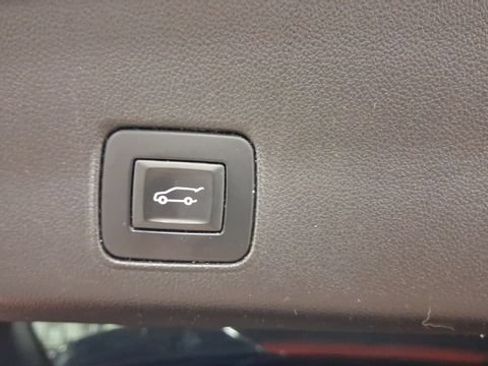 Used 2022 Chevrolet TrailBlazer RS w/ Sun and Liftgate Package AWD/4WD image 24