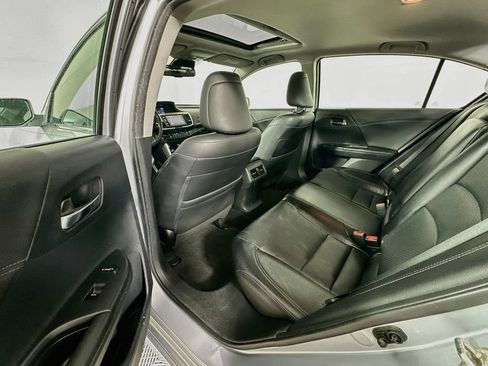 Used 2016 Honda Accord Touring image 17