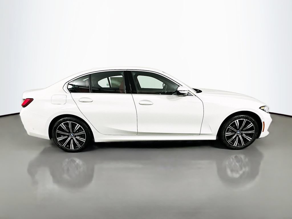 Used 2026 BMW 330i xDrive Sedan w/ Convenience Package AWD/4WD image 4