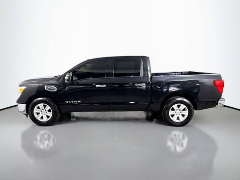 Used 2017 Nissan Titan SV image 6