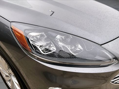 Used 2022 Ford Escape Titanium w/ Titanium Elite Package AWD/4WD image 28