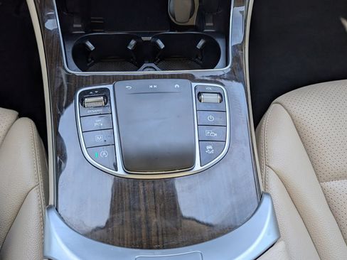 Used 2022 Mercedes-Benz GLC 300 image 10