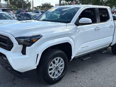 Used 2025 Toyota Tacoma SR5 image 3