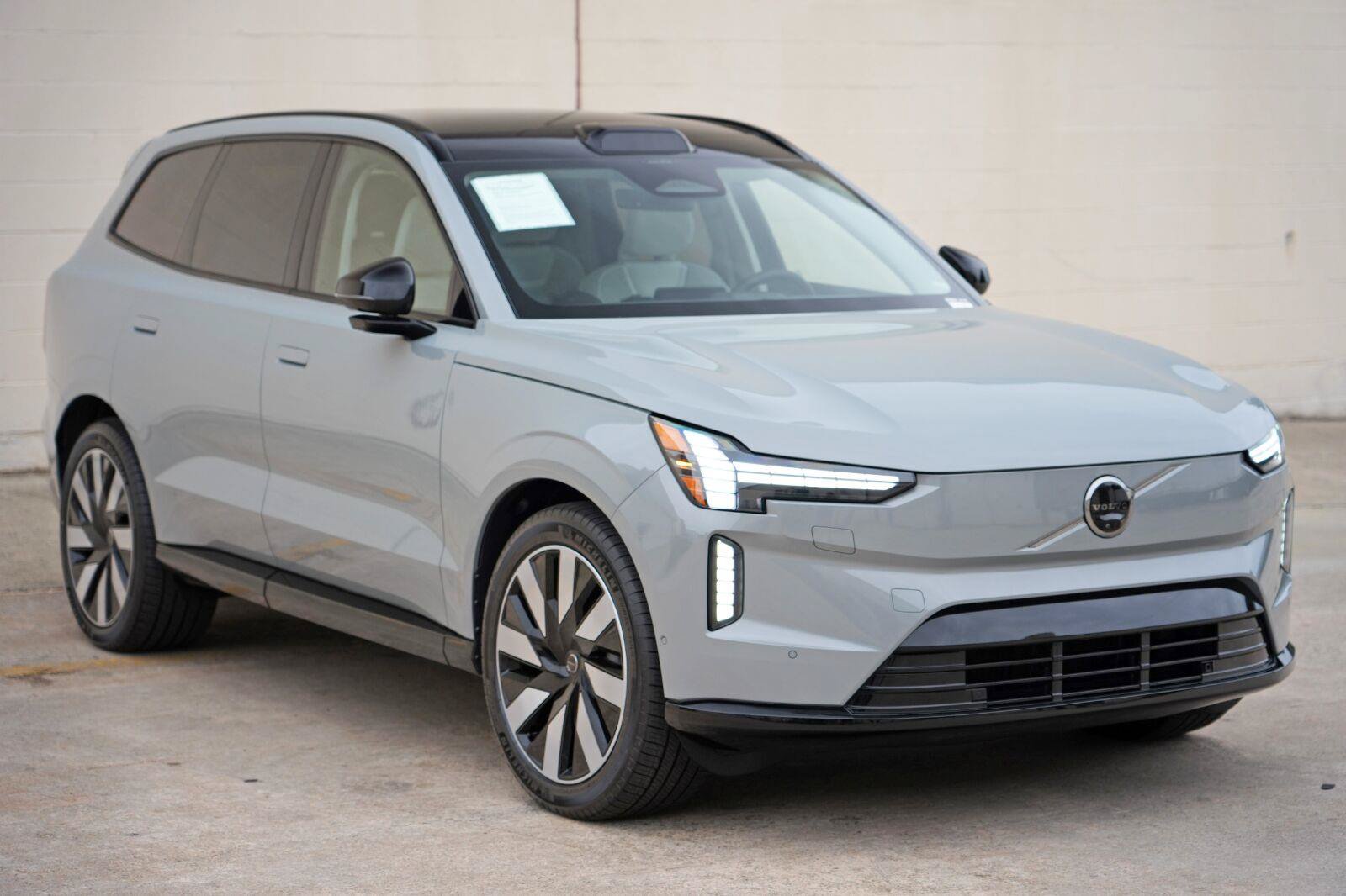 Used 2025 Volvo EX90 Ultra AWD/4WD image 55