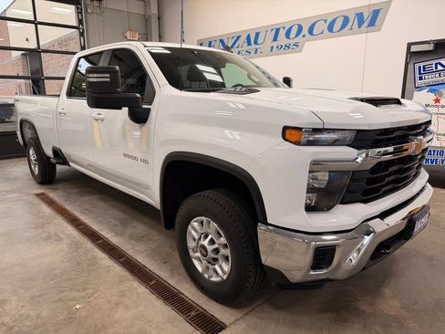 Used 2026 Chevrolet Silverado 2500 LT AWD/4WD image 2