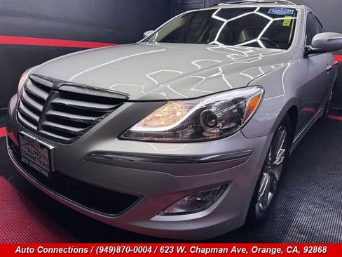 Used 2012 Hyundai Genesis 3.8 w/ Premium Pkg RWD image 32