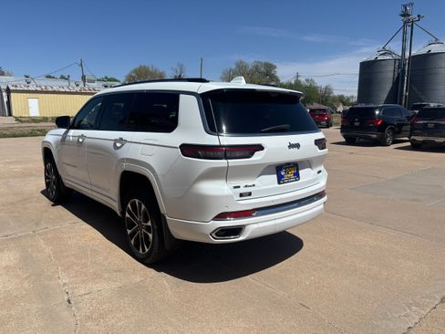 Used 2022 Jeep Grand Cherokee L Overland w/ Advanced Protech Group III AWD/4WD image 6