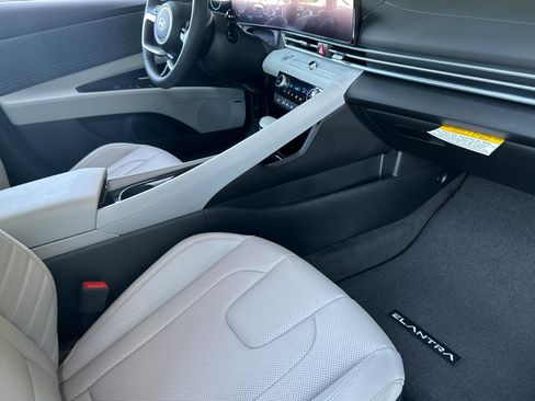 New 2026 Hyundai Elantra Limited FWD image 15