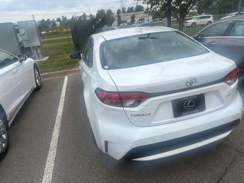 Used 2021 Toyota Corolla LE FWD image 37
